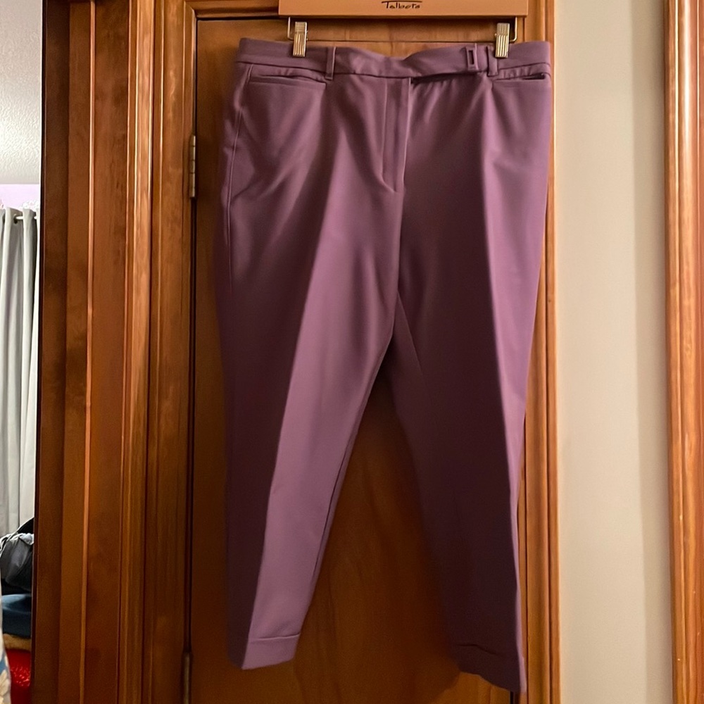 White House Black Market Mauve Cropped Dress Pants